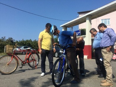 Torunu İçin Bisikletle Bin Km Yol Giden Dedeye Yeni Bisiklet