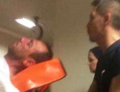 Hastane basıp acil servis doktorunu dövdüler