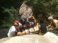 KELEBEKLER VADİSİ - Tatilci Kelebekler Vadisinde Düştü