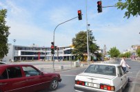 GENERAL ELECTRIC - Trafik İşaretlerinin 101. Yıldönümü