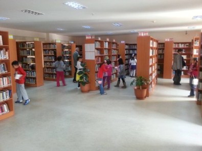 Bartın Halk Kütüphanesi'nde 78 Bin 831 Kitap Yer Alıyor