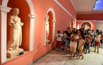 Ermenekli Öğrencilere Müzede Tarih Dersi