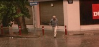 İzmir'de Kavurucu Sıcaklar Yerini Yağmura Bıraktı