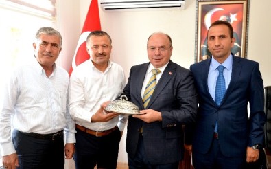 Kavaklıdere'den Vali Çiçek'e Güreş Daveti