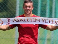 LUKAS PODOLSKI - Podolski'den olay F.Bahçe tweeti