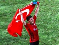 Tarihi başarı! Türk bayrağıyla tur attı!