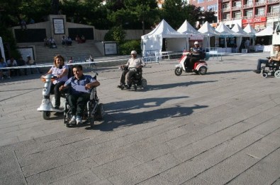 Yozgat'ta Engelliler Akülü Bisikletleri İle Yarıştı
