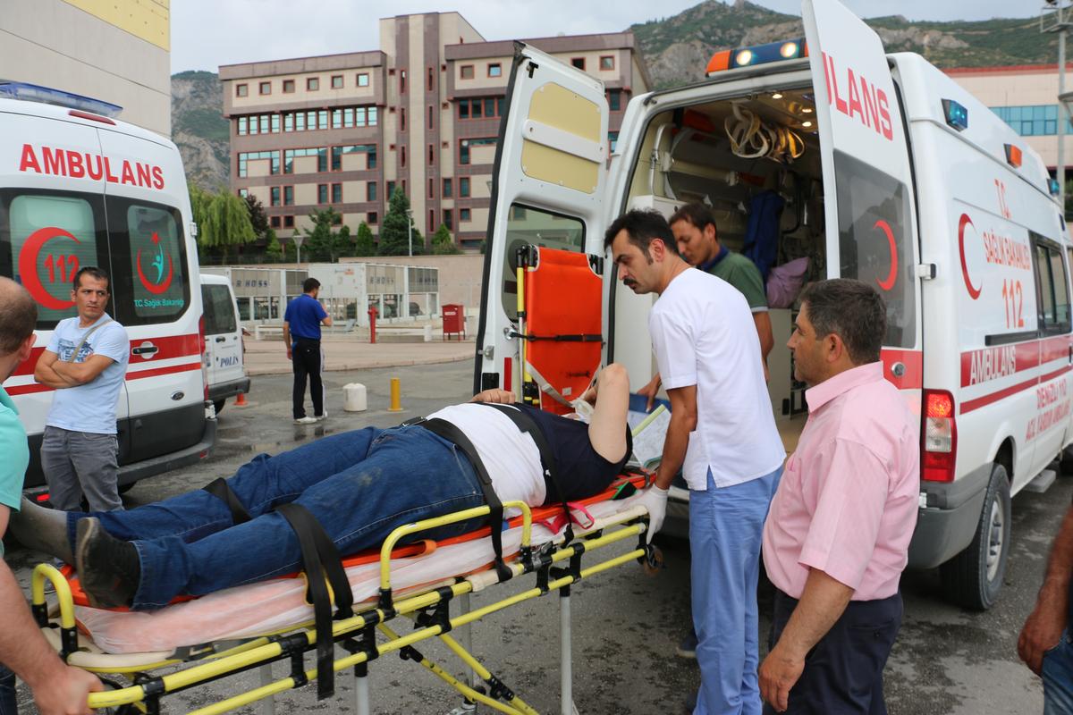 Burdur'da feci kaza: 2 ölü, 8 yaralı