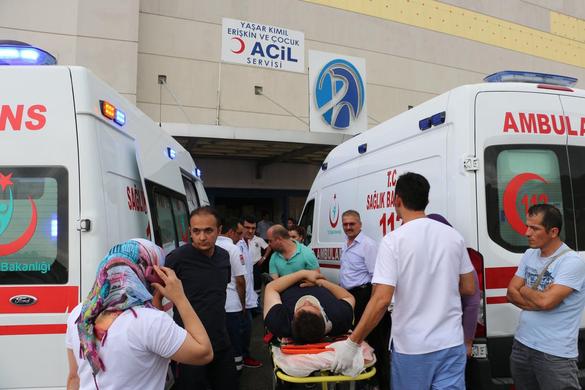 Burdur'da feci kaza: 2 ölü, 8 yaralı