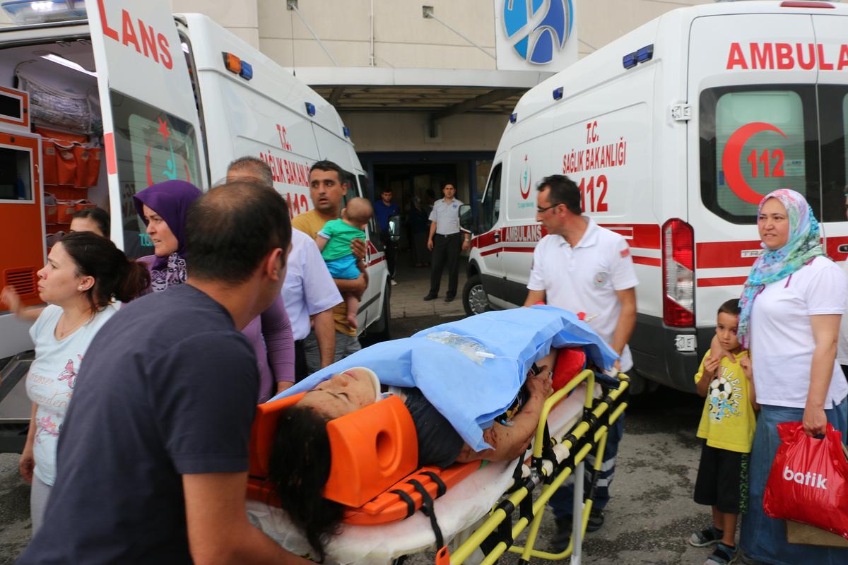 Burdur'da feci kaza: 2 ölü, 8 yaralı