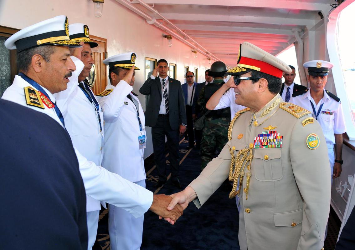 Mısır'da 'Yeni Süveyş Kanalı' açıldı