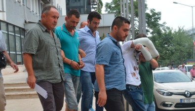 Hırsızlar 700 Bin Lira Çaldıkları Eve Çatıdan İP Sarkıtarak Girmiş