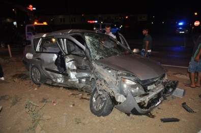 İki Otomobil Çarpıştı, Can Pazarı Yaşandı