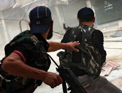 'İran, Suriye ve Irak'a savaşçı taşıyor'