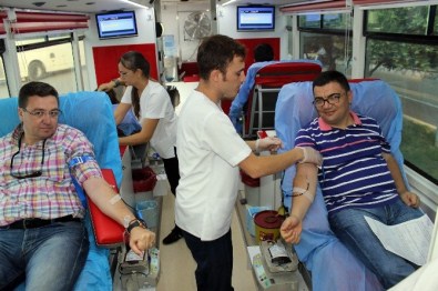 Kan Bağışına Mugiad Ve Basın Desteği