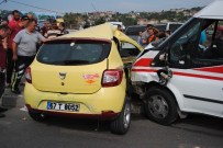 Kaza Yapan Ambulanstaki Sağlıkçılar Yaralıların Yardımına Koştu