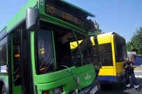 KÖRÜKLÜ OTOBÜS - Sırbistan'da Otobüs Kazası Açıklaması 29 Yaralı