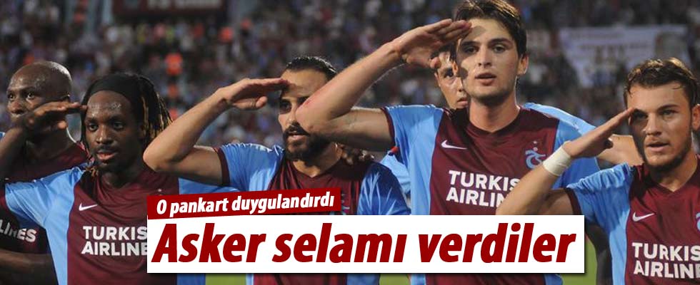 Trabzonlu futbolcular  asker selamı verdi