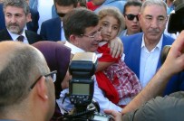 Başbakan Davutoğlu'nun Çocuk Sevgisi