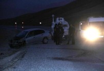 MAHMUT KARA - Başkale'de Trafik Kazası Açıklaması 8 Yaralı
