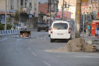 Cizre'de Zırhlı Polis Aracına Roketatarlı Saldırı
