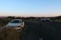 Sivas'ta Trafik Kazası Açıklaması 5 Yaralı