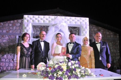 Kastamonu Belediye Başkanı Tahsin Babaş, Oğlunu Evlendirdi