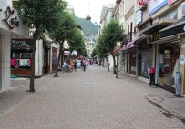 FINDIK HASADI - Ordu'da Fındık Hasadı Başlayınca Sokaklar Boşaldı