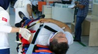 DENIZ ERDOĞAN - Minibüs İle Otomobil Kafa Kafaya Çarpıştı Açıklaması 11 Yaralı