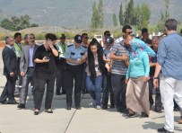 TÜRK YILDIZLARI - Şehit Polisin Cenazesi Baba Ocağında