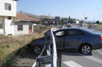 YENIÇUBUK - Sivas'ta Trafik Kazası Açıklaması 1 Ölü, 5 Yaralı