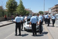 ŞÜPHELİ ARAÇ - Şüpheli Araç Polisten Üçüncü Kez Kaçamadı
