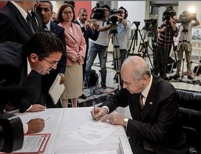 Devlet Bahçeli adaylık başvurusunda bulundu