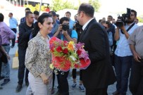 KAMURAN YÜKSEK - HDP Ve DBP Eş Başkanlarının Van Ziyareti