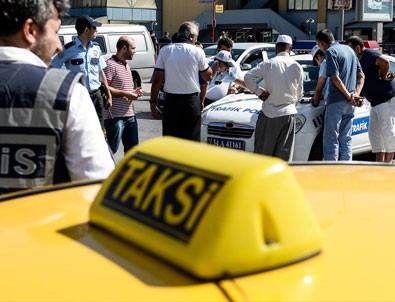 İstanbul Otogarı'nda taksici denetimi