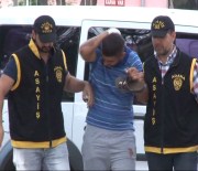 Muhabirin Sorusuna Bülent Ersoy'a Küfrederek Cevap Verdi