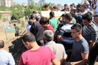 DİYARBAKIR VALİLİĞİ - Teröristlerin katlettiği doktora Kürtçe ağıtlarla veda