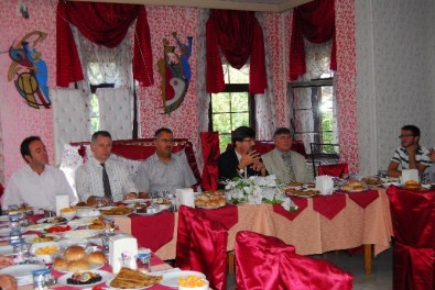 Afyonkarahisar İl Milli Eğitim Müdürü 2015-2016 Eğitim Ve Öğretim Dönemi Öncesi Basın Toplantısı Yapıldı