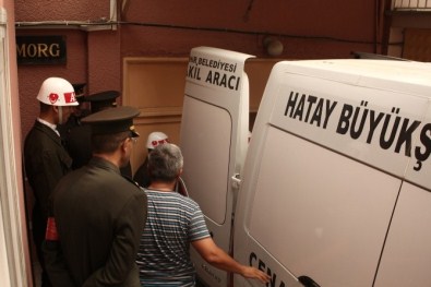 Hatay'da Şehit Olan Askerin Cenazesi Adana'ya Getirildi