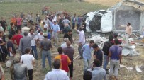 İNŞAAT İŞÇİLERİ - İşçileri taşıyan kamyonet takla attı: 6 ölü, 25 yaralı