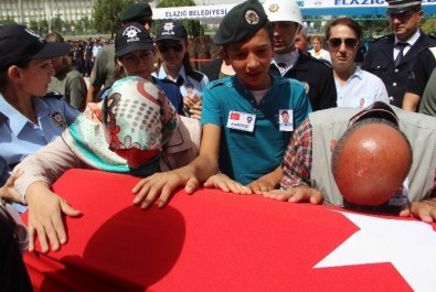 Tunceli'de Şehit Olan Polis Memuru Memleketine Uğurlandı