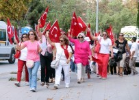 YANGıN YERI - Ankara'da Kadınlar Askerliğe Başvurdu