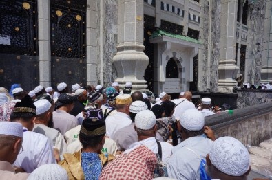 Kabe'de Cuma Namazı İzdihamı