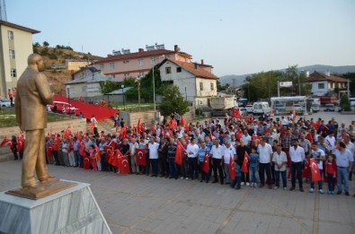 Koyulhisar'da 'Şehitlere Saygı,Teröre Lanet' Yürüyüşü Yapıldı