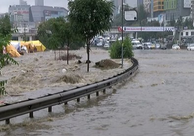 Kurbağalıdere Taştı Kurban Pazarı Sular Altında Kaldı