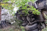 Bahçelerine Uçan Kamyonun Gürültüsü İle Sokağa Fırladılar