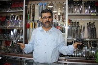 UĞUR YÜCEL - Bıçakçılar İşlerin Azlığından Şikayetçi