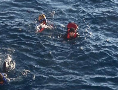 Ege'de kaçak teknesi battı: 1'i çocuk 28 ölü