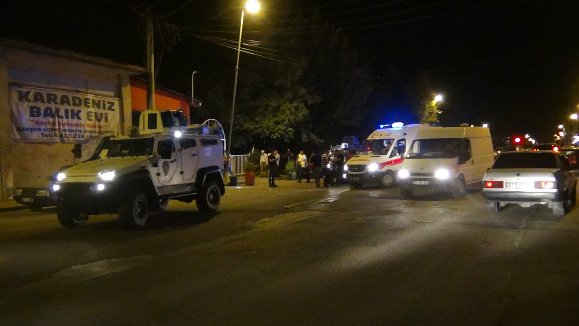 Diyarbakır'da roketatarlı saldırı: 3 Yaralı