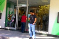 KREDİ BAŞVURUSU - Belediye İşçisi Dolandırılmaktan Son Anda Kurtuldu